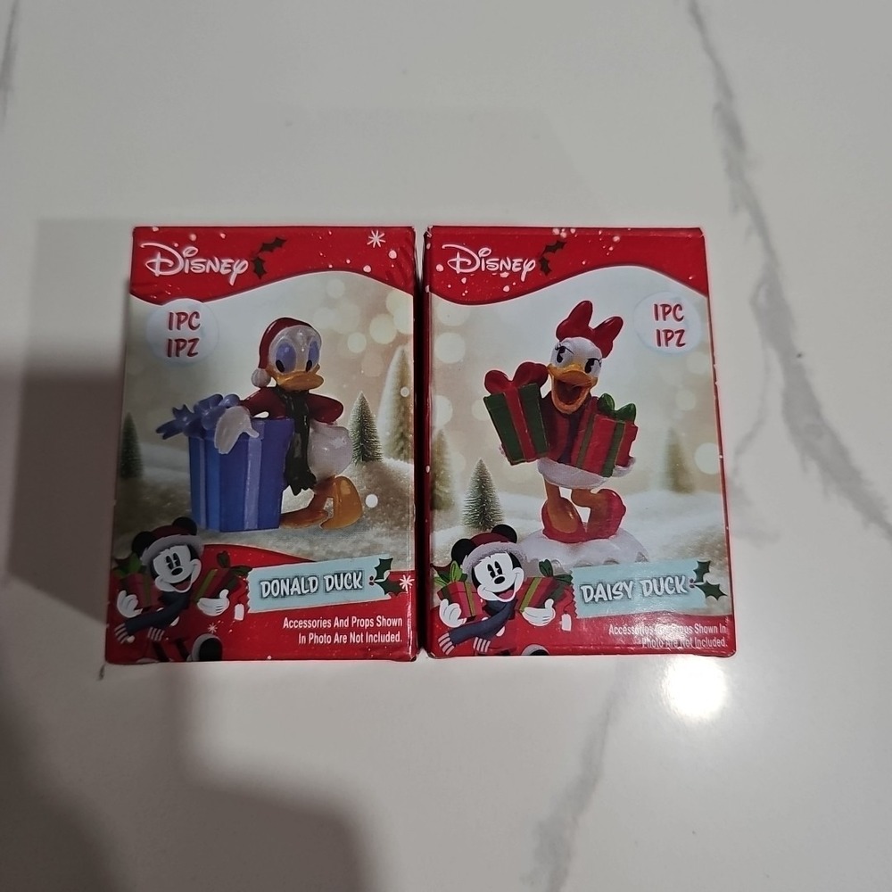 Disney Donald And Daisy Duck Holiday  2" Figures For Christmas Village NIB